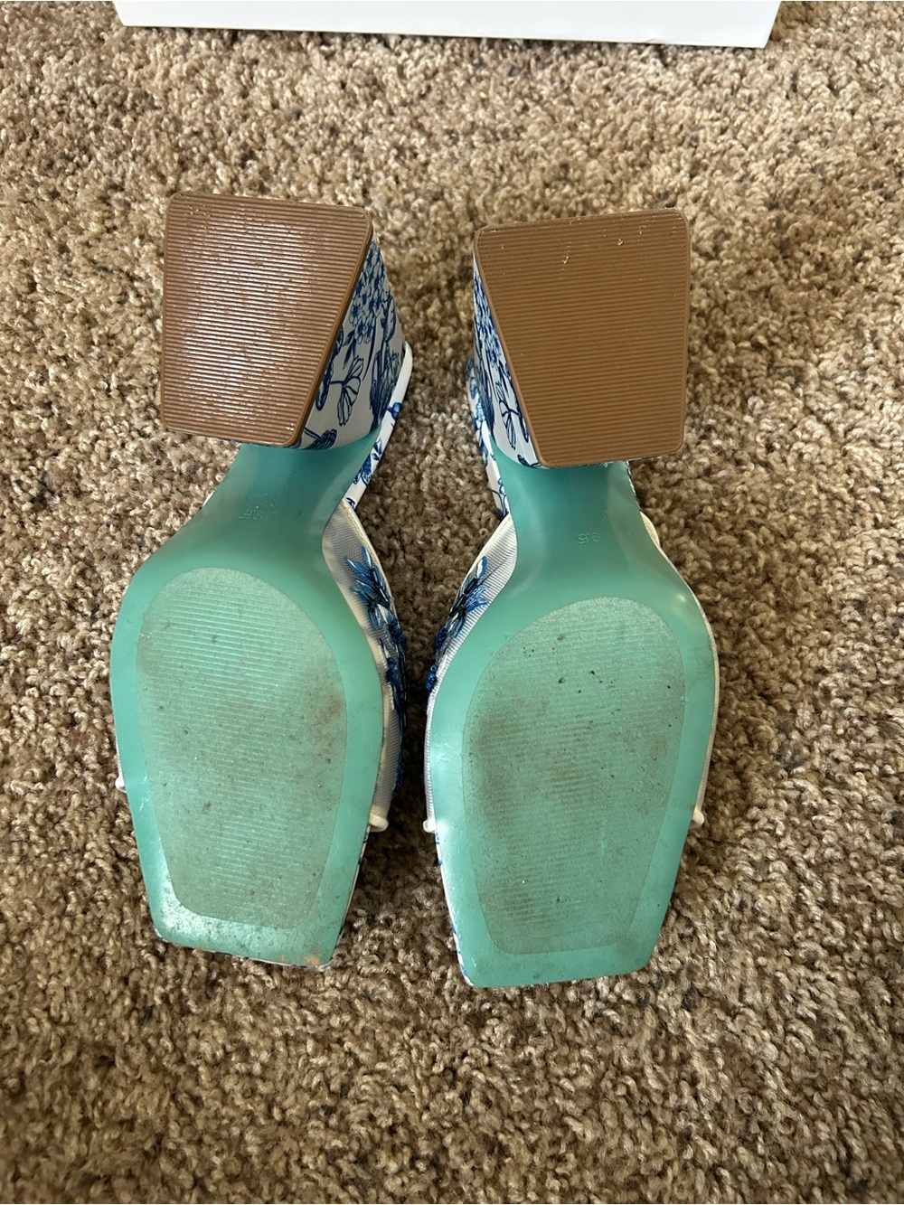 Betsey Johnson White and Blue Floral Block Heel Mules - Picture 4 of 4